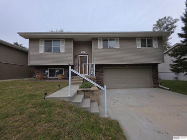 902 Evergreen Avenue, Bellevue, NE 68005
