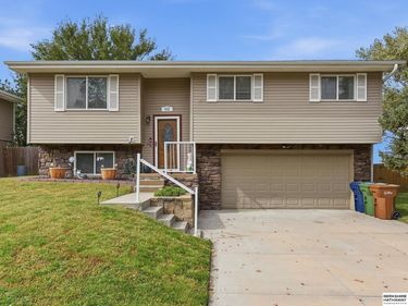 902 Evergreen Avenue, Bellevue, NE 68005