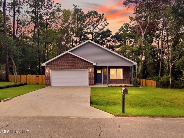 96100 Kapalama Drive, Diamondhead, MS 39525