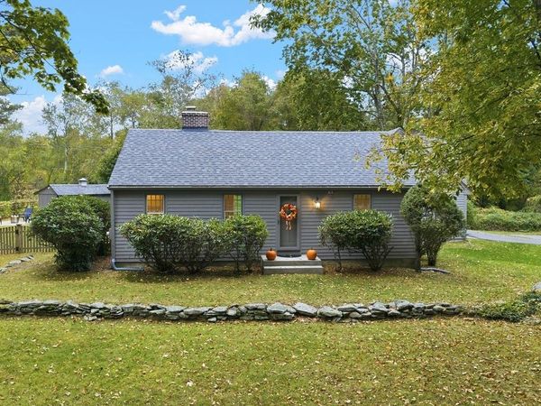 31 Wheaton Ave, Rehoboth, MA 02769