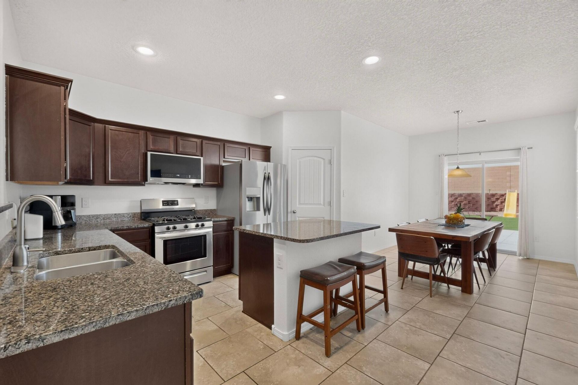 5929 Sandoval Drive Ne, Rio Rancho, NM 87144 Main Photo