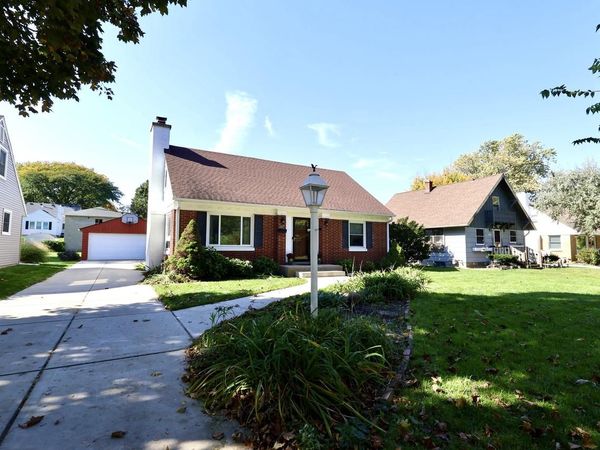 605 N 103 STREET, Wauwatosa, WI 53226