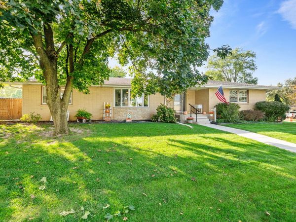 5230 S Harlan Drive, Rochelle, IL 61068