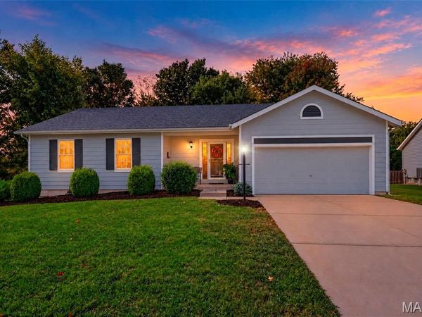 120 Oak Valley Drive, St Peters, MO 63376