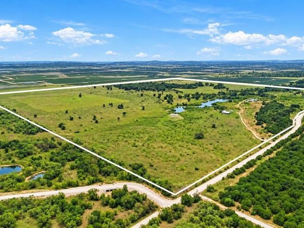 221 S Kinder Lane , Jacksboro, TX 76458