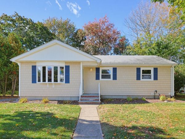 51 Robin Lane, Somerset, MA 02726