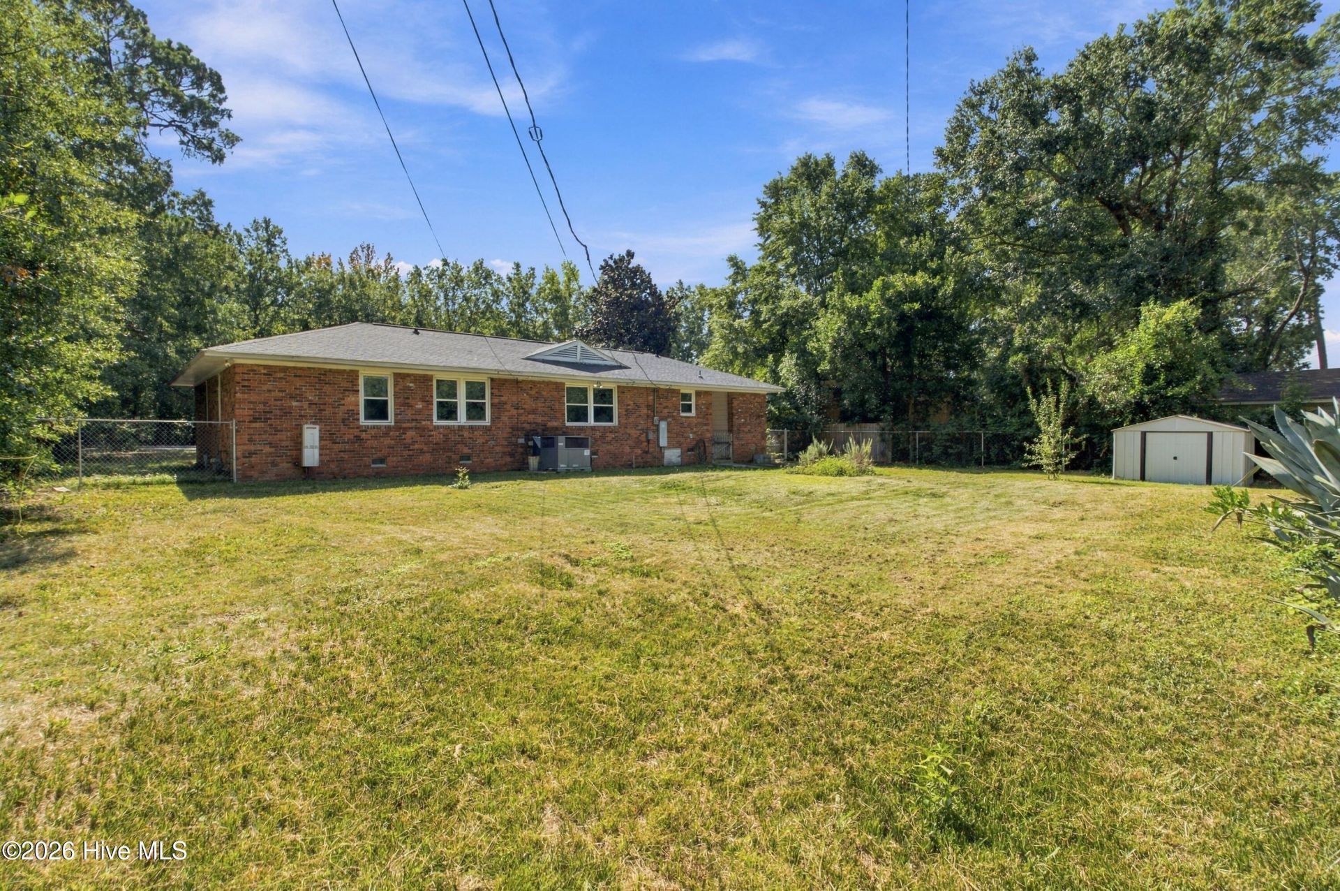 825 Greenlawn Drive  Photo 10
