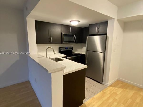 670 NW 85th Pl , Unit 11-205, Miami, FL 33126