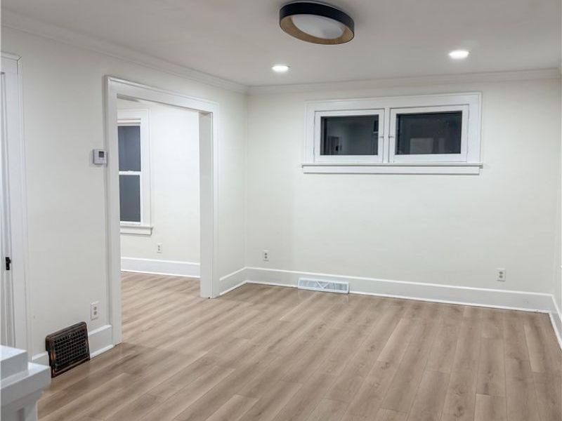 321 W Wood Street W, Lowellville, OH 44436 Photo 5