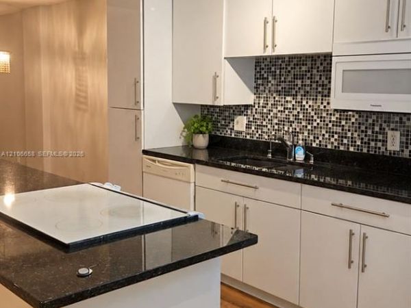 250 Jacaranda Dr , Unit 711, Plantation, FL 33324
