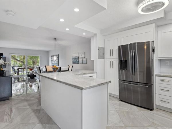 8921 S Hollybrook Blvd , Unit 304, Pembroke Pines, FL 33025