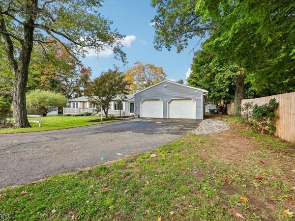 8 Summit Rd, Hardyston, NJ 07460