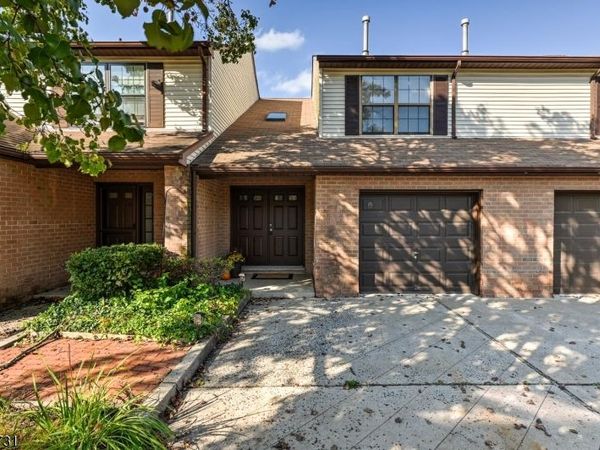 6 Jennifer Ct, Lebanon, NJ 08833