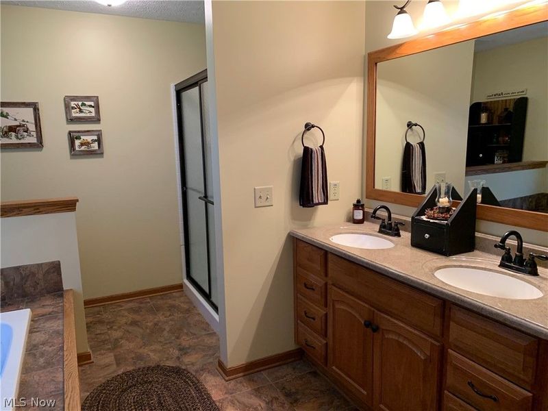 2379 Deer Creek Circle, Orrville, OH 44667 Photo 13