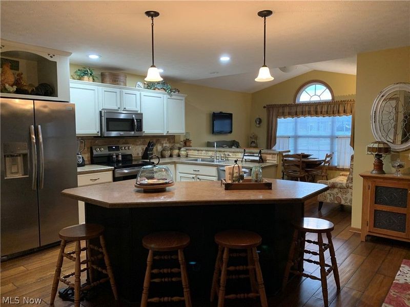 2379 Deer Creek Circle, Orrville, OH 44667 Photo 7