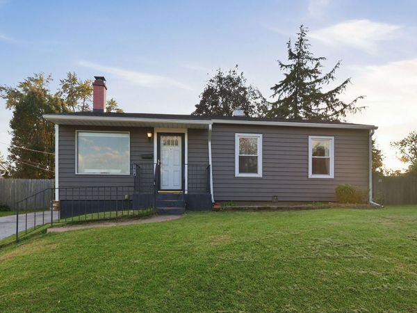 3819 Sunnyside Avenue , Davenport, IA 52802