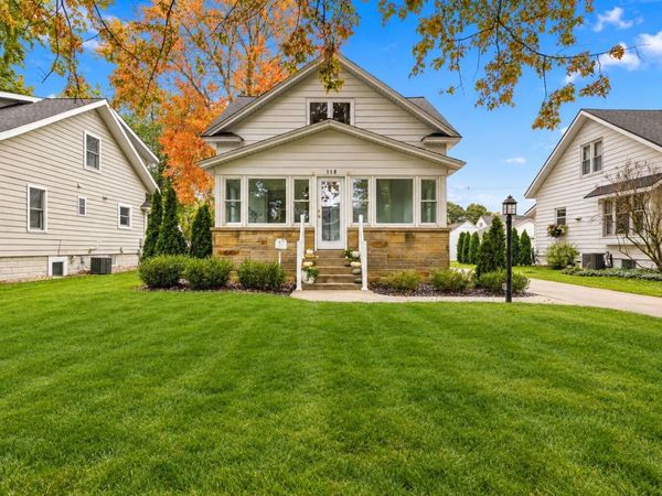 118 W Central Avenue, Zeeland, MI 49464