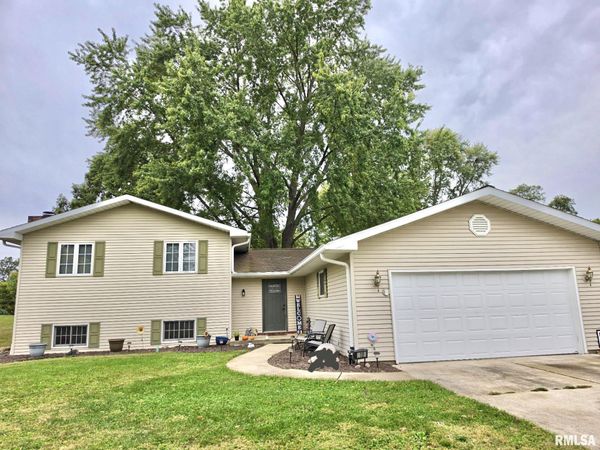 19 HOLLYHOCK Lane, Riverton, IL 62561