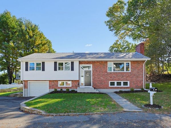 30 Taft Ln, Dedham, MA 02026
