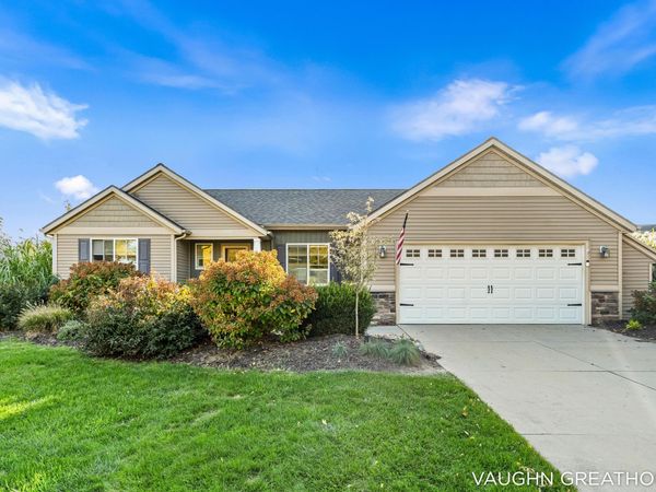 3383 Charlevoix Drive SE, Grand Rapids, MI 49546