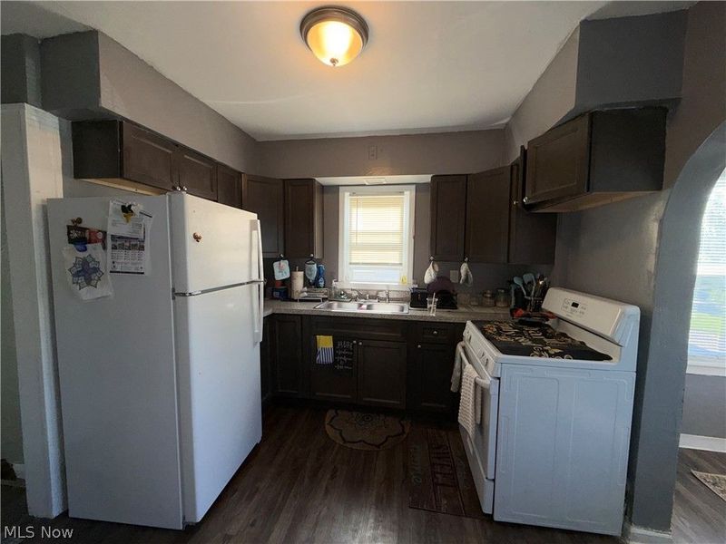 18710 Neff Road, Cleveland, OH 44119 Photo 4