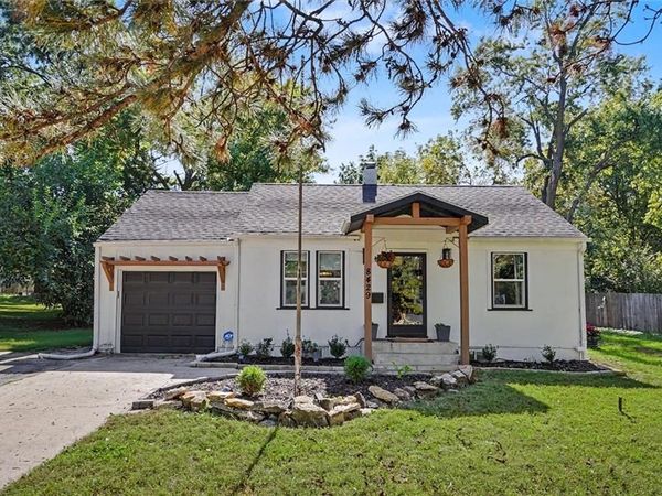 8429 W 54th Terrace, Merriam, KS 66202