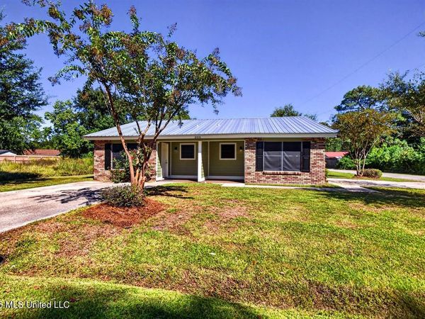 300 Gates Avenue, Long Beach, MS 39560
