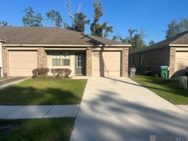 2824 S Roth Ave, Gonzales, LA 70769
