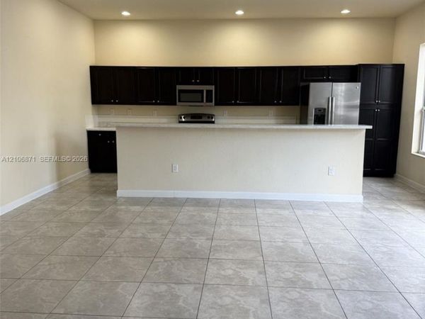 16723 SW 95th St , Miami, FL 33196