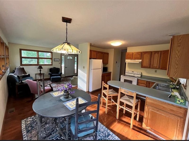 975 S High Street, Yellow Springs, OH 45387 Photo 5