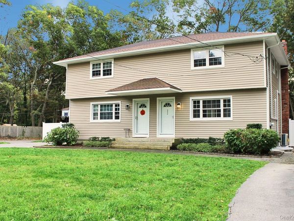 448 Terry Boulevard, Holbrook, NY 11741