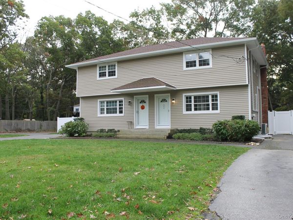 448 Terry Boulevard, Holbrook, NY 11741