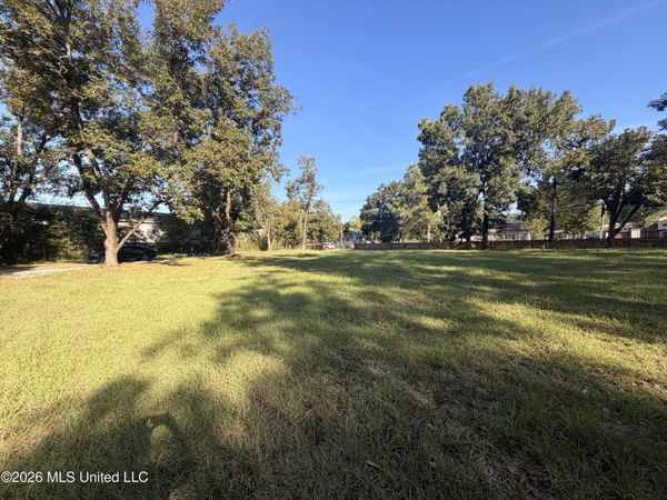 205 Briarwood , Jackson, MS 39206