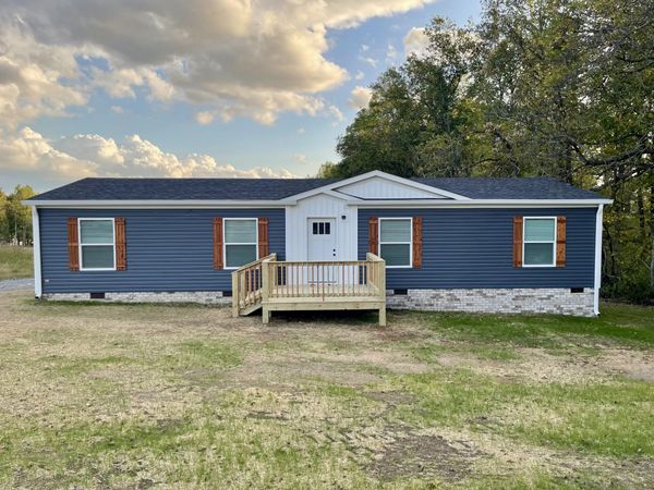941 White Springs Rd , Lafayette, TN 37083