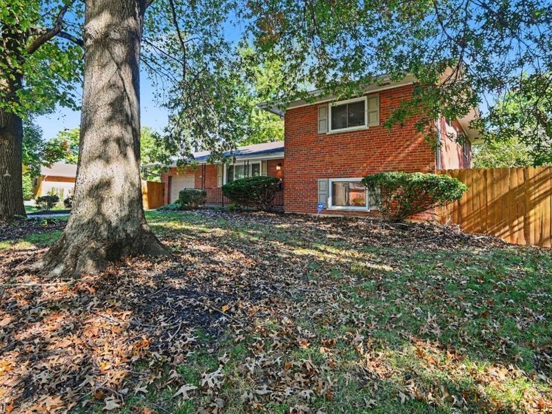 8650 Zenith Court, Springfield Township, OH 45231 Photo 2