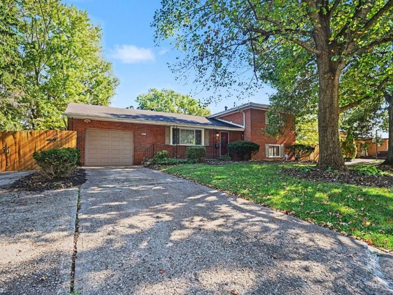 8650 Zenith Court, Springfield Township, OH 45231 Photo 3