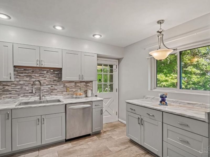 8650 Zenith Court, Springfield Township, OH 45231 Photo 9