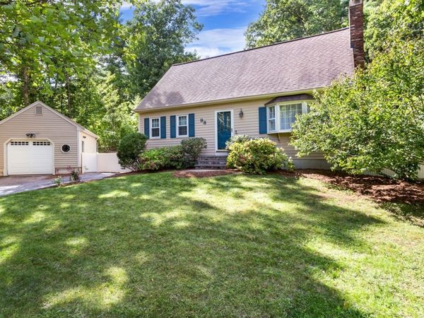 98 Miller St, Franklin, MA 02038