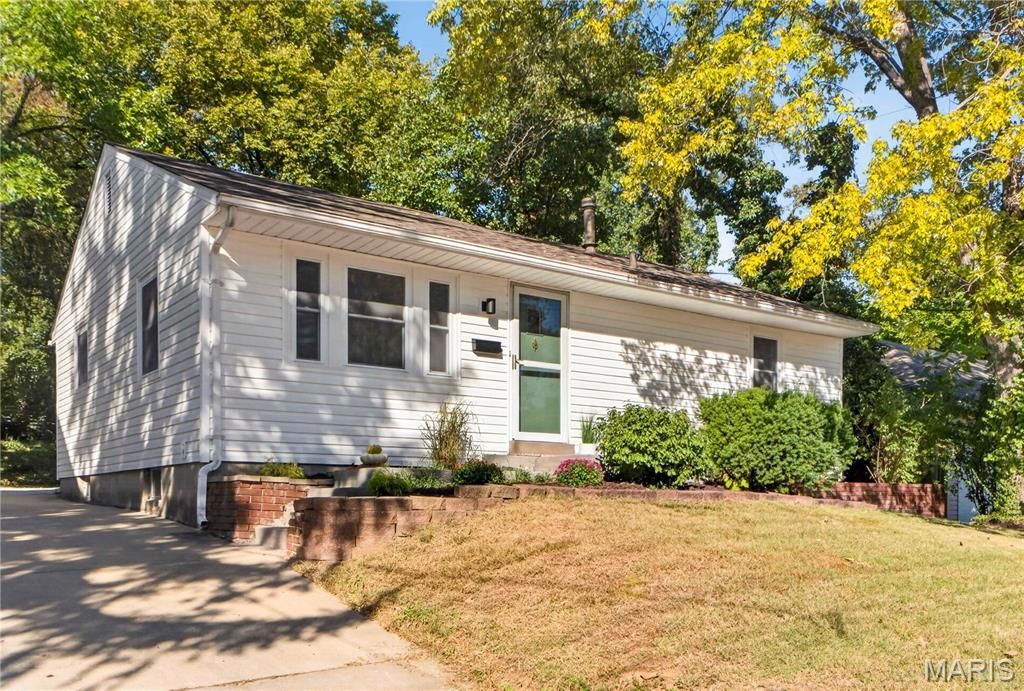 925 N Geyer Road , Kirkwood, MO 63122 Main Photo