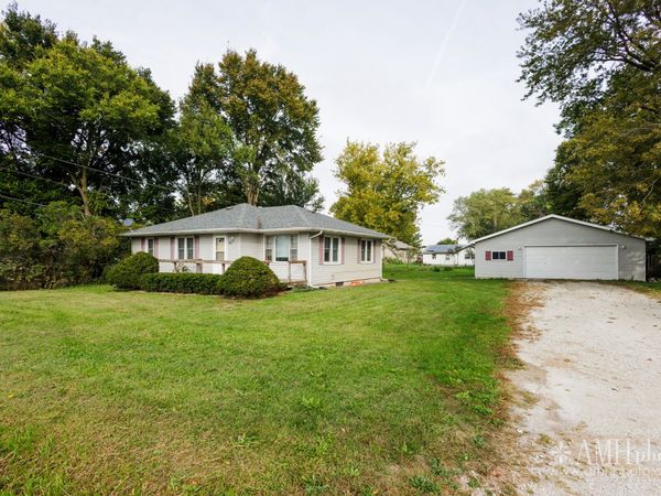7405 E Canada Street , St. Anne, IL 60964