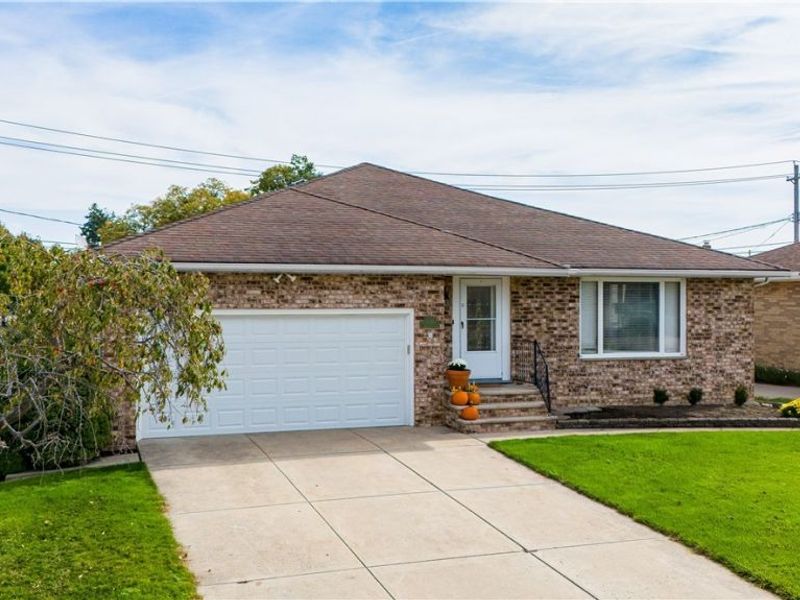 4701 Brook Lane, Brooklyn, OH 44144 Photo 1