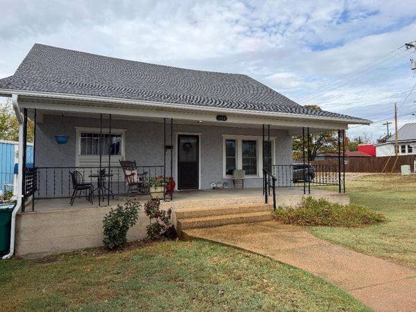 205 N Maple Street , Mountain Grove, MO 65711