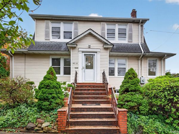 4634 Iris Lane, Great Neck, NY 11020