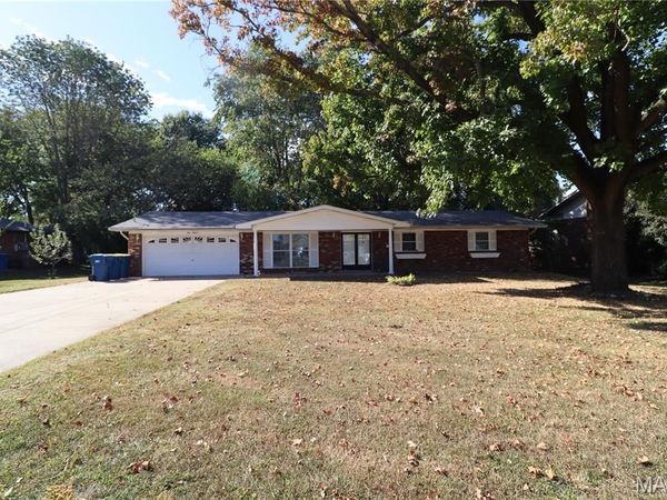 313 Louise Drive , Collinsville, IL 62234