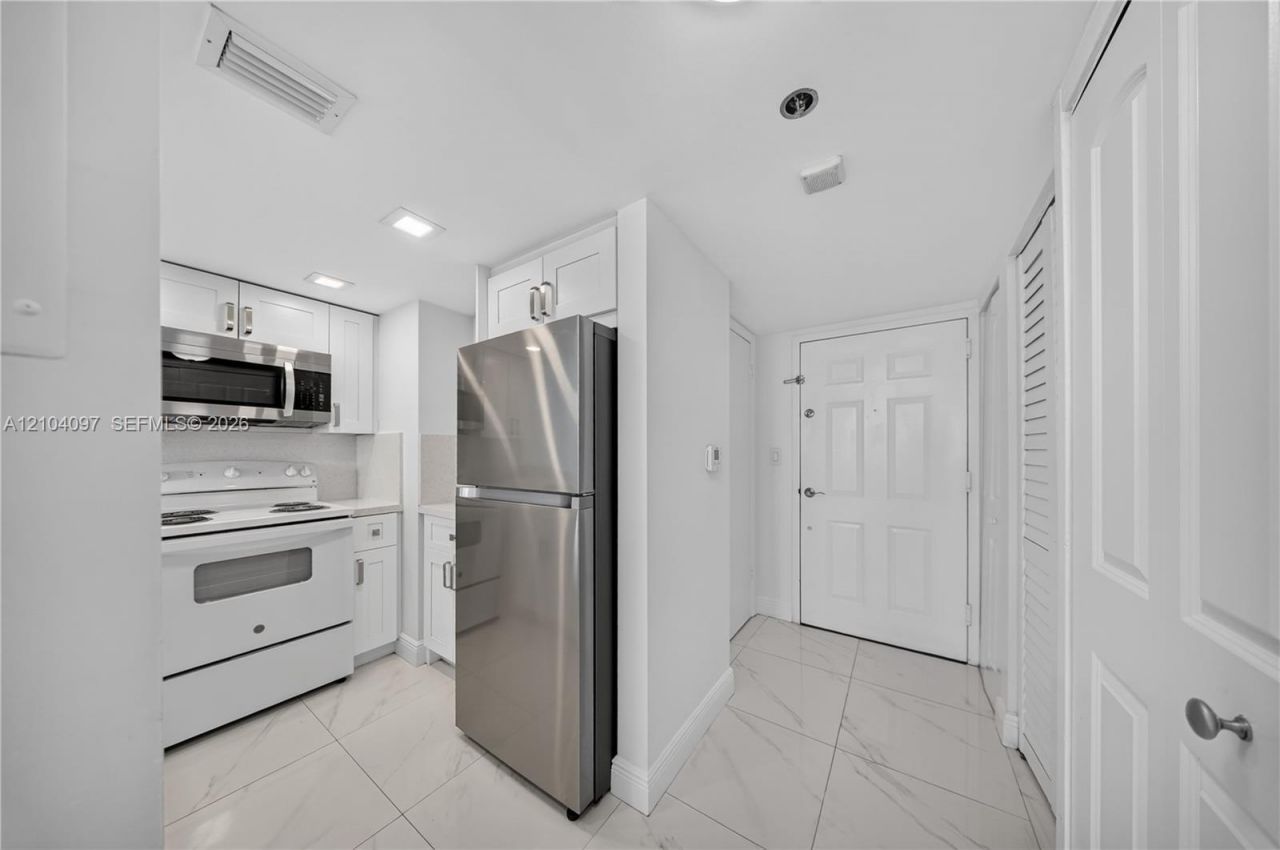 540 Brickell Key Dr , Unit 916, Miami, FL 33131 Photo
