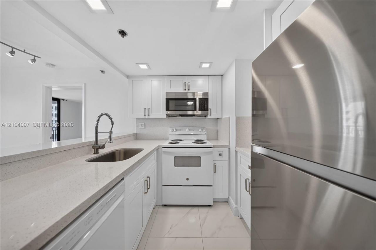 540 Brickell Key Dr , Unit 916, Miami, FL 33131 Photo