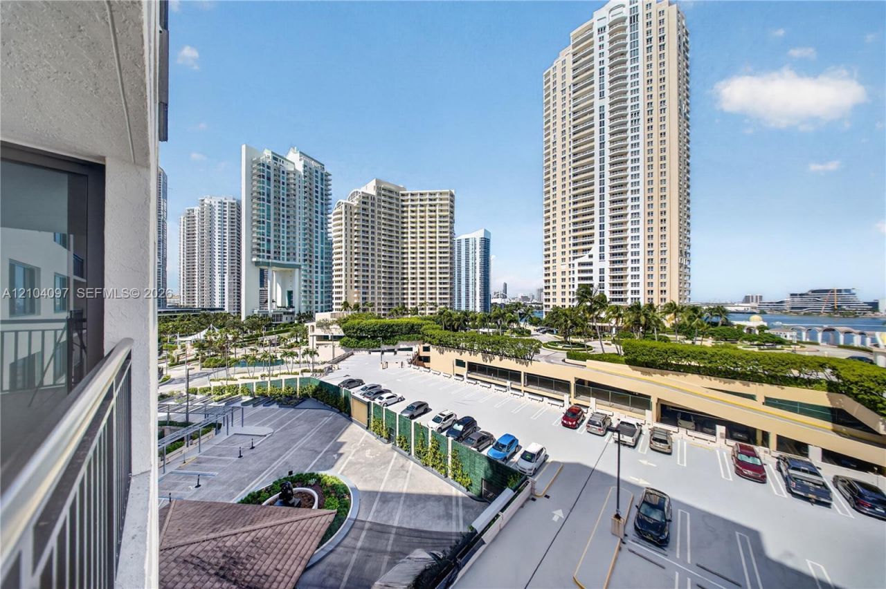 540 Brickell Key Dr , Unit 916, Miami, FL 33131 Photo