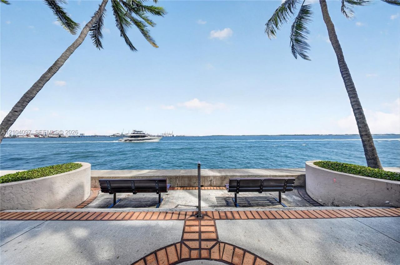 540 Brickell Key Dr , Unit 916, Miami, FL 33131 Photo