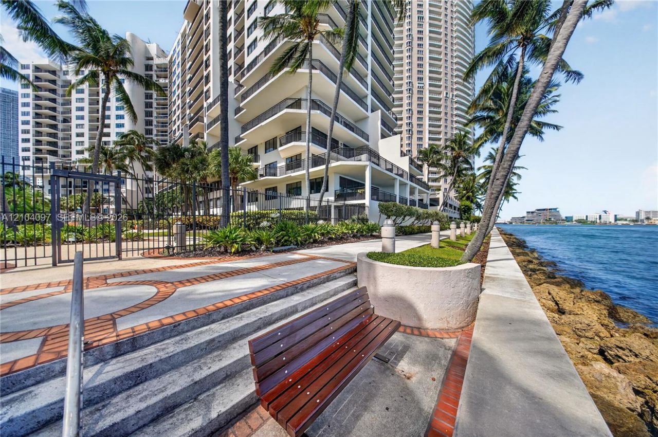 540 Brickell Key Dr , Unit 916, Miami, FL 33131 Photo