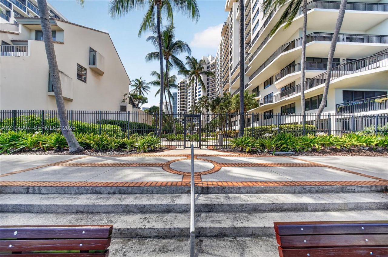 540 Brickell Key Dr , Unit 916, Miami, FL 33131 Photo